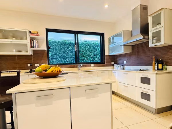 HOUSE FOR SALE IN SANTA ANA, RÍO ORO*