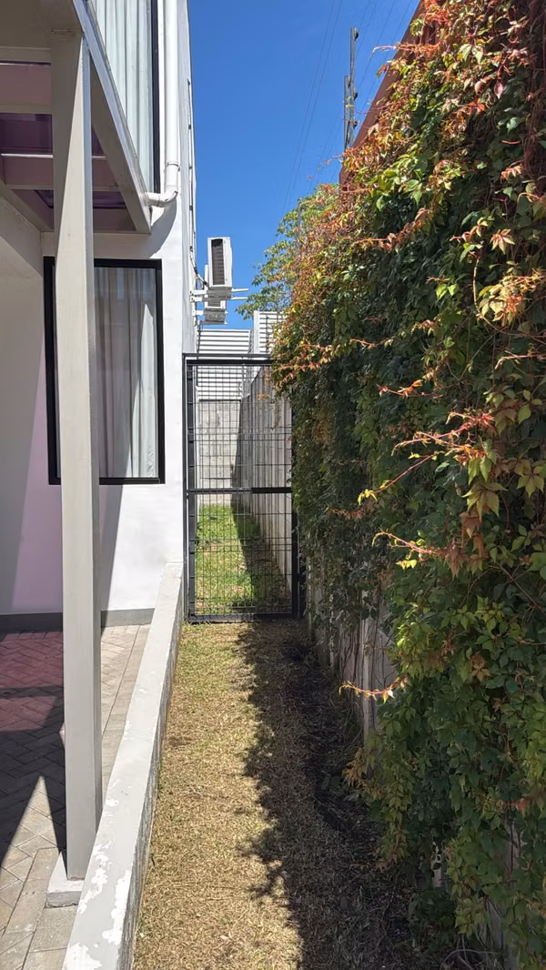 Casa con LINEA BLANCA en condominio Bali Wellness en Guachipelín