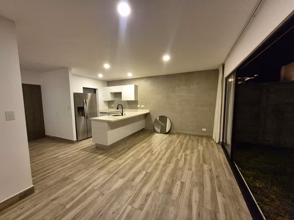 Casa con LINEA BLANCA en condominio Bali Wellness en Guachipelín