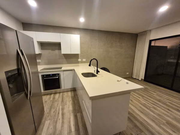 Casa con LINEA BLANCA en condominio Bali Wellness en Guachipelín
