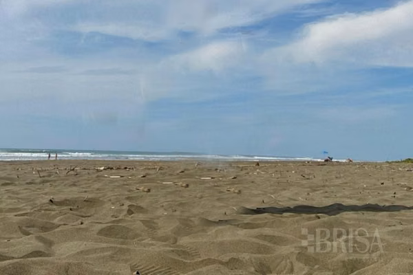 Lote en Tivives Cerca de la Playa con Planos Aprobados