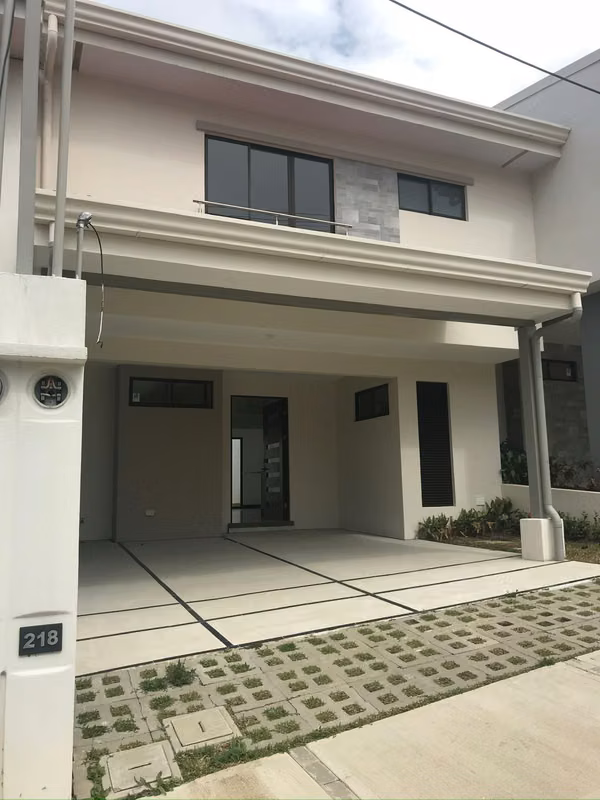 Casa Moderna de 3 Habitaciones en Condominio Avenir, Santo Domingo de Heredia