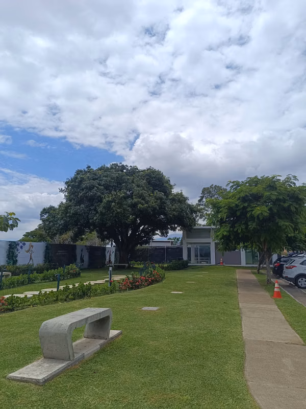 Barreal de Heredia · Apartamento 1 hab, 1, baño, 1 parqueo en torre · Piscina, gym y pet friendly