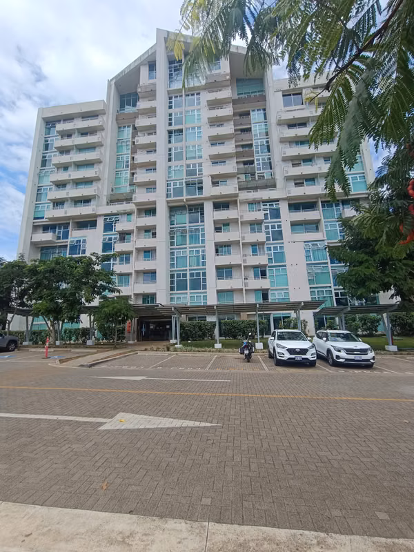 Barreal de Heredia · Apartamento 1 hab, 1, baño, 1 parqueo en torre · Piscina, gym y pet friendly