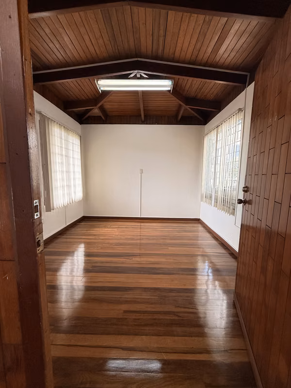 Se Alquila Oficinas/acomercio  Zapote cerca de La U Veritas
