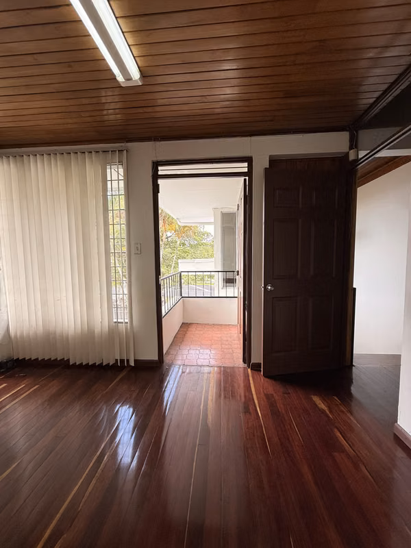 Se Alquila Oficinas/acomercio  Zapote cerca de La U Veritas