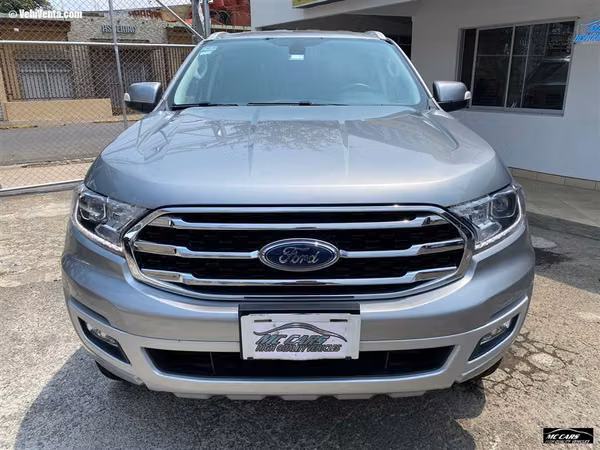 FORD EVEREST 2022 AUTOMÁTICA DIESEL PLATEADO