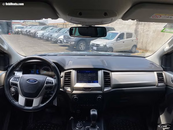 FORD EVEREST 2022 AUTOMÁTICA DIESEL PLATEADO