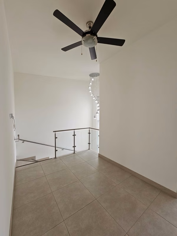 ESCAZU GUACHIPELIN! CASA CONTEPORANEA 3HAB/2.5BAÑOS/LINEA BLANCA