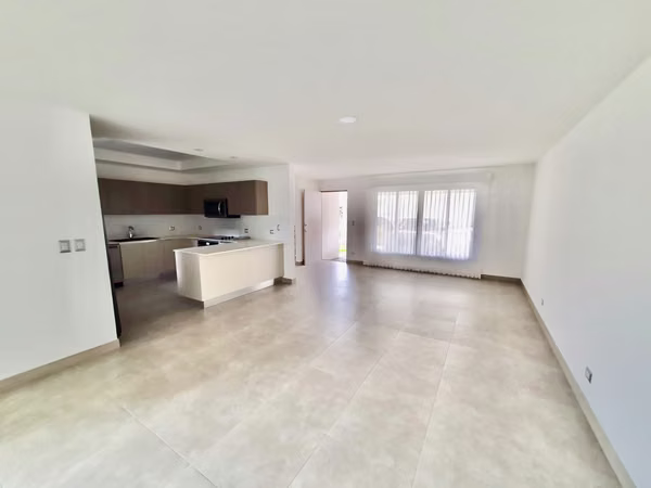 ESCAZU GUACHIPELIN! CASA CONTEPORANEA 3HAB/2.5BAÑOS/LINEA BLANCA