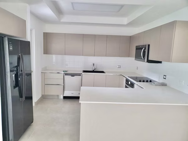 ESCAZU GUACHIPELIN! CASA CONTEPORANEA 3HAB/2.5BAÑOS/LINEA BLANCA