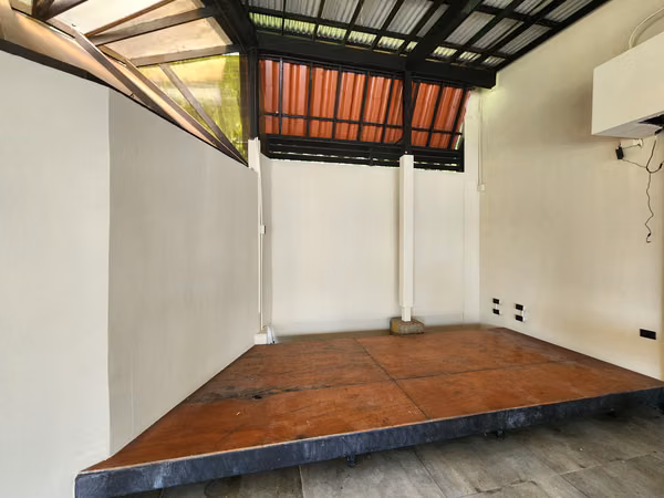 Commercial Space for Rent – Santa Ana, Brasil
