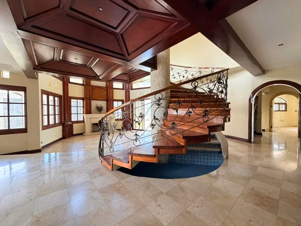 SE VENDE CASA DE LUJO EN SAN ISIDRO DE HEREDIA