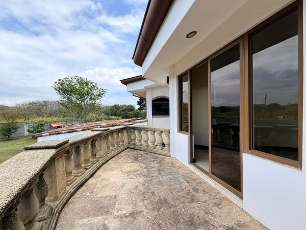 SE VENDE CASA DE LUJO EN SAN ISIDRO DE HEREDIA