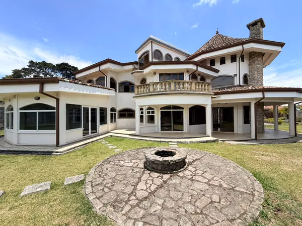 SE VENDE CASA DE LUJO EN SAN ISIDRO DE HEREDIA