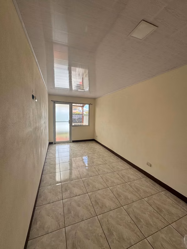 Venta de Casa + 3 Apartamentos en Cinco Esquinas de Tibás | Oportunidad de Inversión