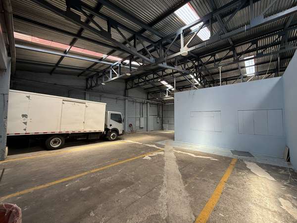 G.A. Building for sale with factory of Sirops and Apartments, Heredia.