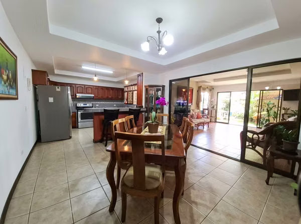 Venta de casa en Residencial Omega, La Unión de Tres Ríos