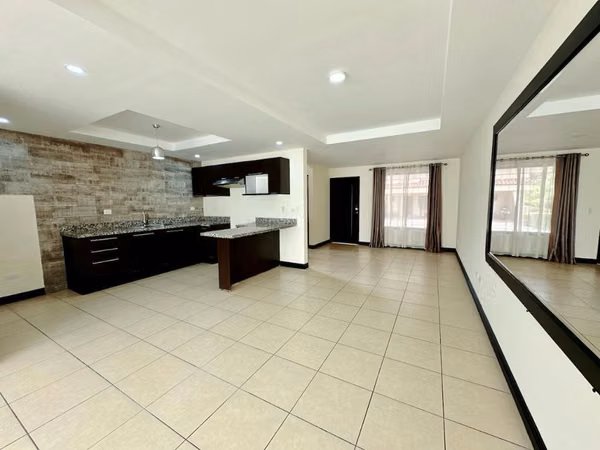 VENTA DE CASA EN CONDOMINIO EN SANTA ANA