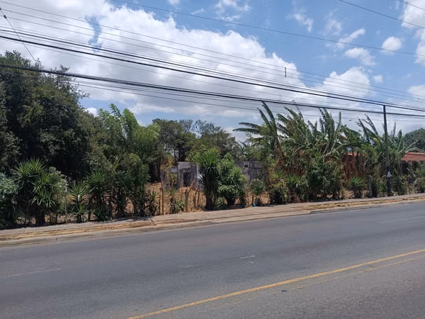 Vendo terreno muy cerca del Aeropuerto Juan S