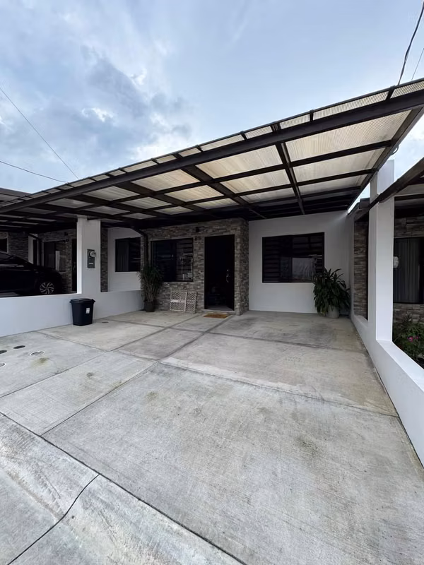 Venta de casa de una planta - La Unión 42305