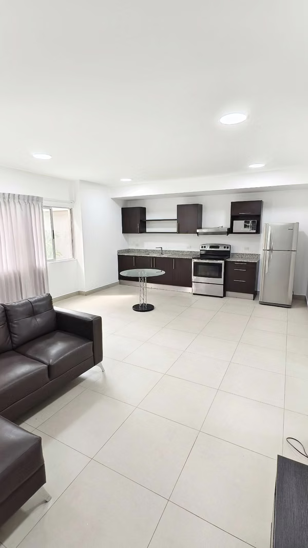 SE ALQUILA APARTAMENTO DE 2 HABITACIONES EN LA SABANA