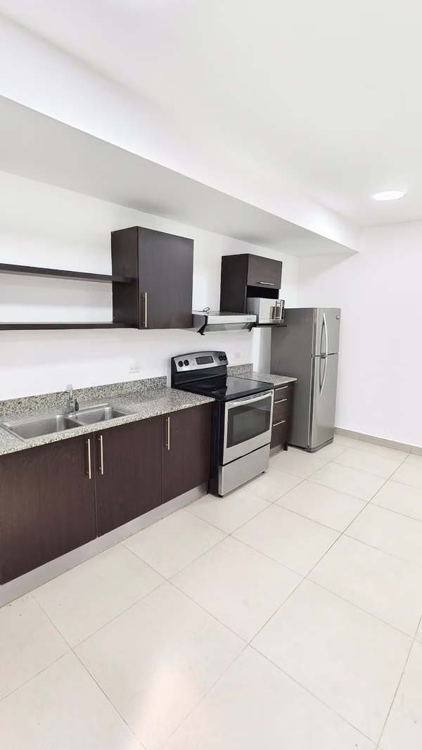 SE ALQUILA APARTAMENTO DE 2 HABITACIONES EN LA SABANA