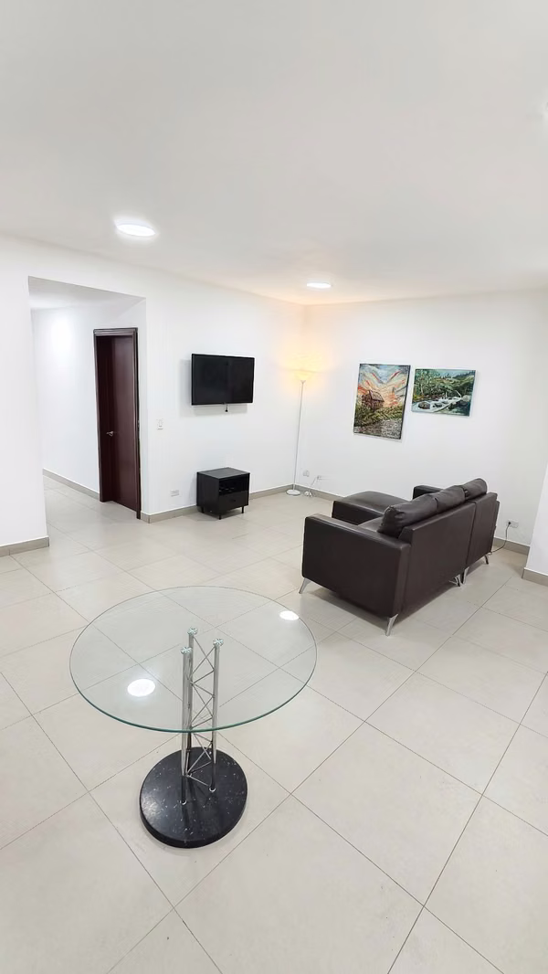 SE ALQUILA APARTAMENTO DE 2 HABITACIONES EN LA SABANA