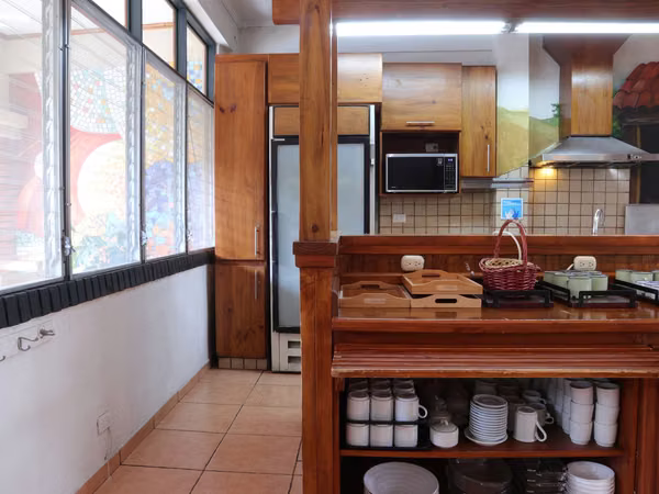 ALQUILER DE LOCAL PARA CAFETERIA EN LA SABANA