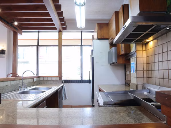 ALQUILER DE LOCAL PARA CAFETERIA EN LA SABANA