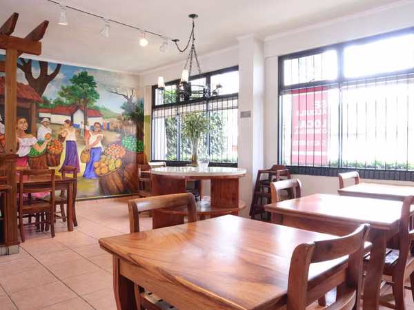 ALQUILER DE LOCAL PARA CAFETERIA EN LA SABANA