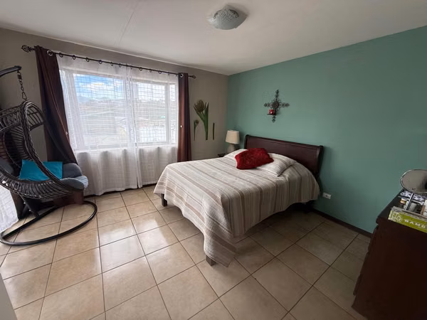 Venta casa 4 hab en San Sebastian San José