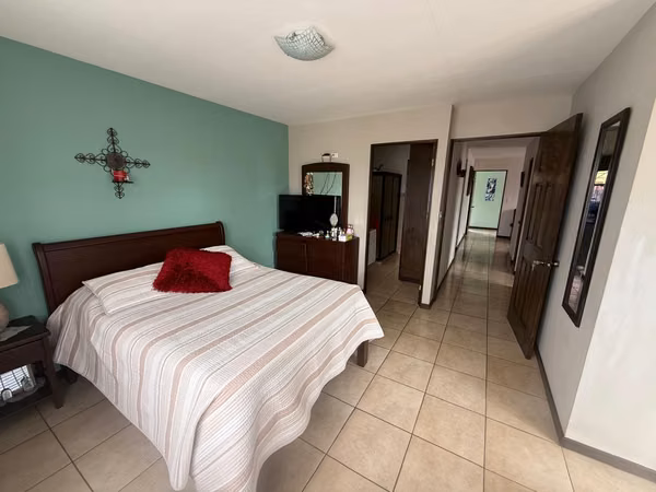 Venta casa 4 hab en San Sebastian San José