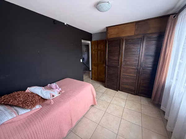 Venta casa 4 hab en San Sebastian San José