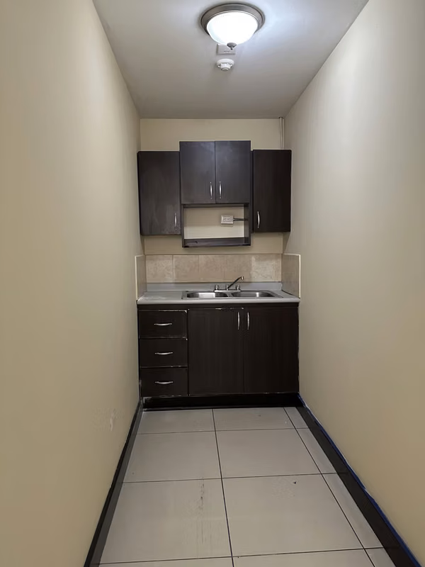 Se alquila Edificio de Oficinas  de 730mts en SanJosé, Cantón Central ( 3 pisos con ascensor )