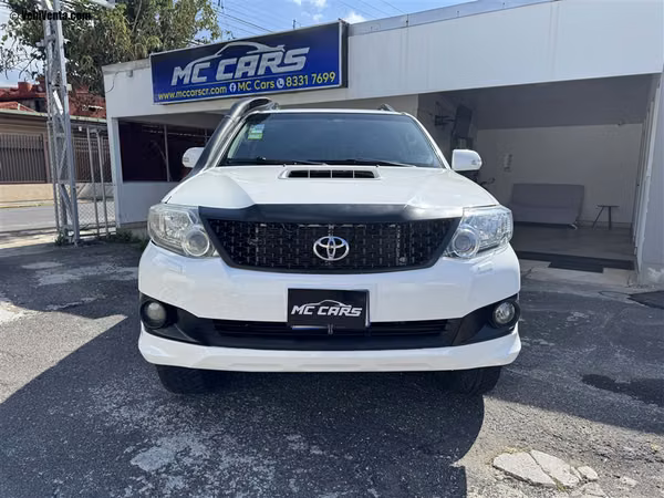 TOYOTA FORTUNER 2015 AUTOMÁTICA DIESEL BLANCO