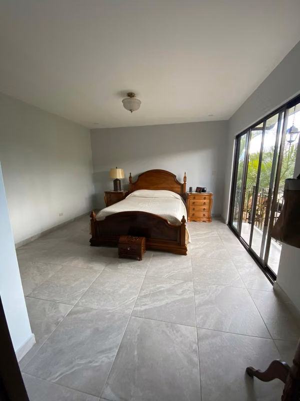 Casa 100% Remodela en Condominio Lomas de Granadilla, Curridabat