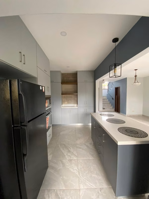 Casa 100% Remodela en Condominio Lomas de Granadilla, Curridabat