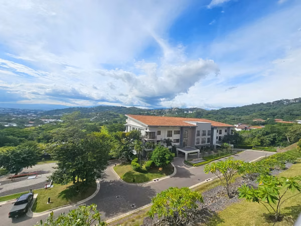 Flats 21, Lomas del Valle - 2DOR/2.5BA - 205 M2 *** SIN MUEBLES ***