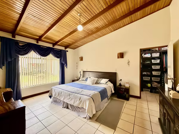 Cartago, Casa una Planta | Uso Mixto | Amplio Parqueo Gran Visibilidad Comercial