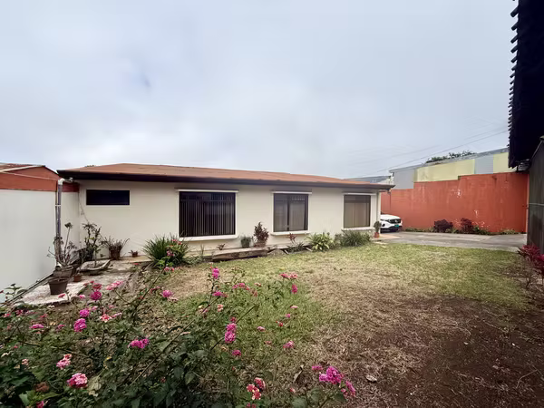 Cartago, Casa una Planta | Uso Mixto | Amplio Parqueo Gran Visibilidad Comercial