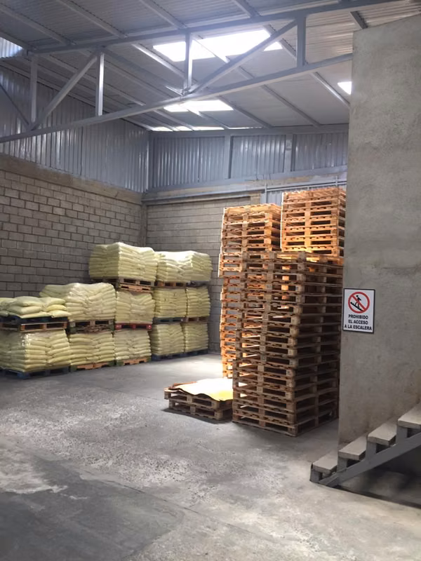 Bodega Industrial 2000 metros