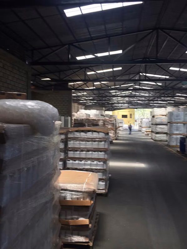 Bodega Industrial 2000 metros