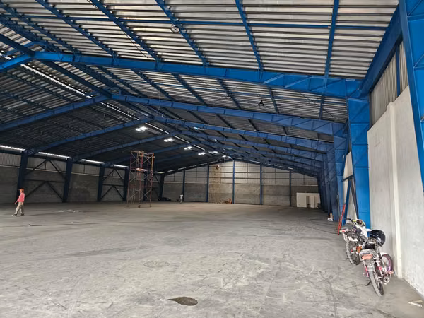 Bodega Industrial 2000 metros