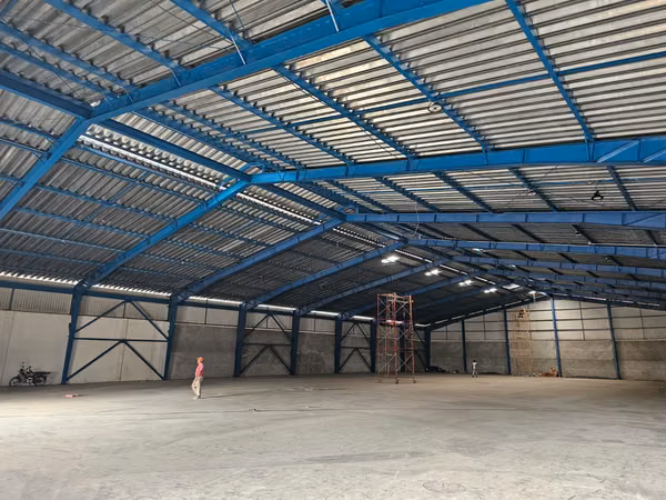 Bodega Industrial 2000 metros