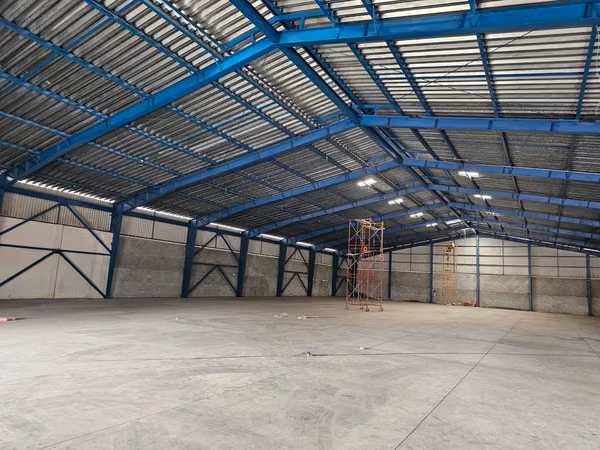 Bodega Industrial 2000 metros