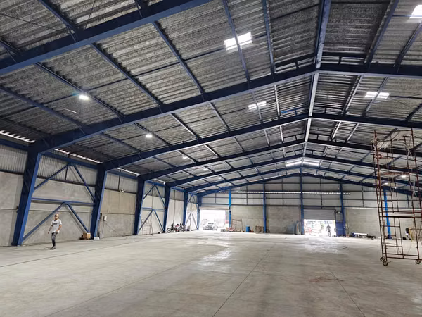 Bodega Industrial 2000 metros