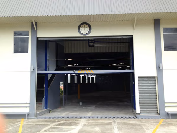 Bodega Industrial 1300 metros