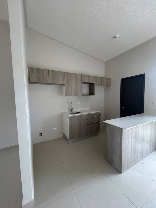 Alquiler casa en Lindora T-101