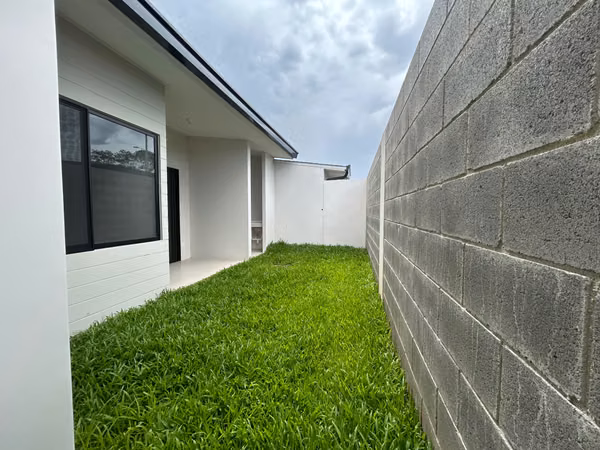 Alquiler casa en Lindora T-101